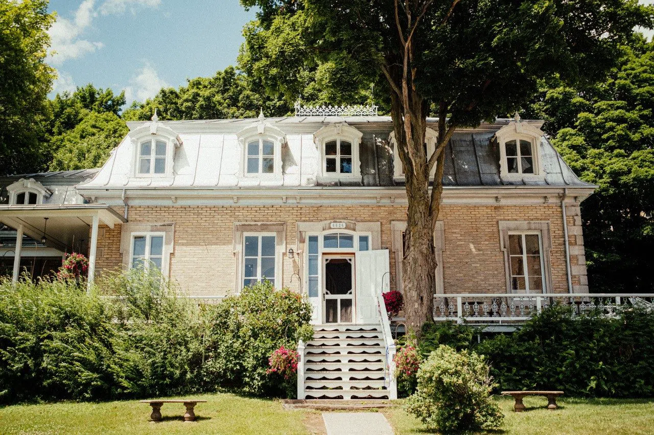 La Midinette, Québec